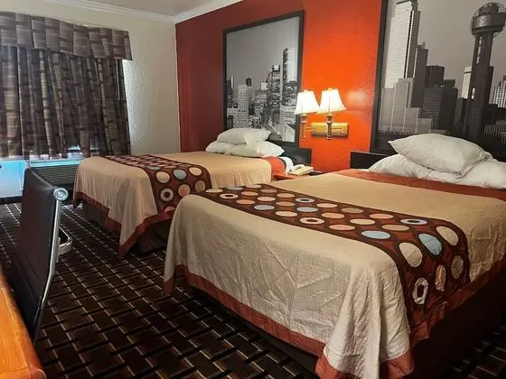 Oda, 2 Büyük (Queen) Boy Yatak, Engellilere Uygun, Sigara İçilmez (Mobility,Tub w/Grab Bars)