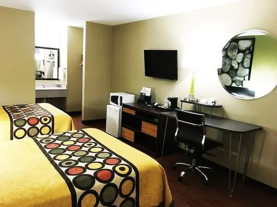 Tek Büyük Yataklı Oda, 2 Çift Kişilik Yatak