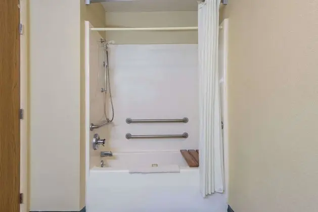 Oda, 2 Çift Kişilik Yatak, Engellilere Uygun, Sigara İçilmez (Mobility Accessible)
