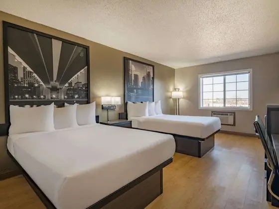 Tek Büyük Yataklı Oda, 2 Çift Kişilik Yatak