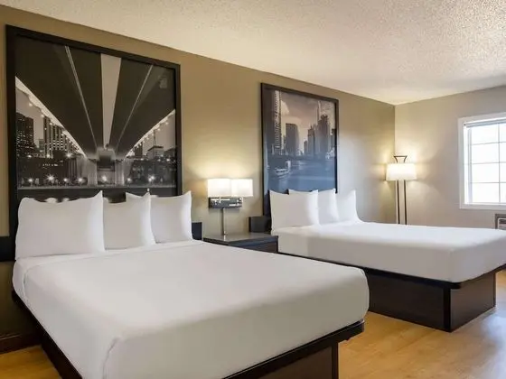 Tek Büyük Yataklı Oda, 2 Çift Kişilik Yatak