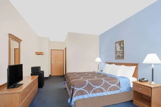 Oda, 1 En Büyük (King) Boy Yatak, Engellilere Uygun, Sigara İçilmez (Bathtub)