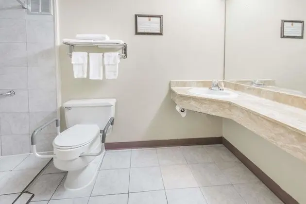 Tek Büyük Yataklı Oda, 2 Çift Kişilik Yatak, Sigara İçilmez (Mobility Accessible)