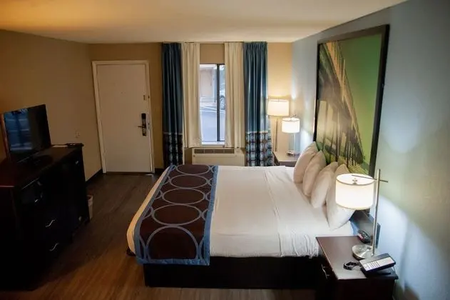 Standard Oda, 1 En Büyük (King) Boy Yatak, Sigara İçilebilir