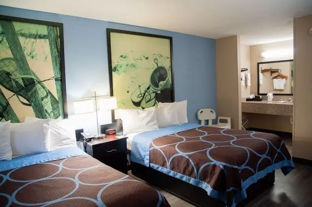 Tek Büyük Yataklı Oda, 2 Çift Kişilik Yatak