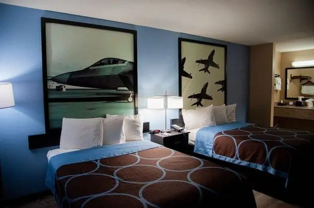 Tek Büyük Yataklı Oda, 2 Çift Kişilik Yatak