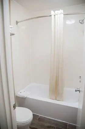 Tek Büyük Yataklı Oda, 2 Çift Kişilik Yatak