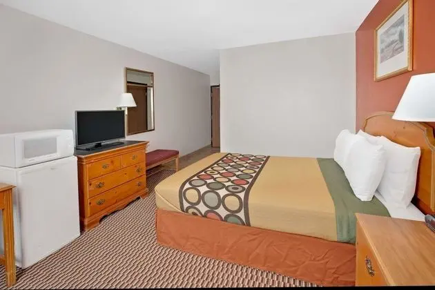 Oda, 1 Büyük (Queen) Boy Yatak, Engellilere Uygun, Sigara İçilmez (Mobility)