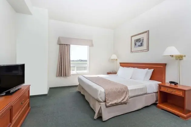 Oda, 1 En Büyük (King) Boy Yatak, Sigara İçilmez (One-Bedroom Suite)