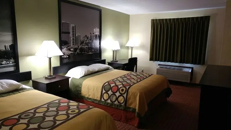 Oda, 2 Büyük (Queen) Boy Yatak, Engellilere Uygun, Sigara İçilmez