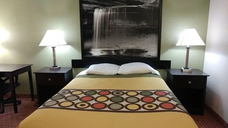 Oda, 2 Büyük (Queen) Boy Yatak, Engellilere Uygun, Sigara İçilmez