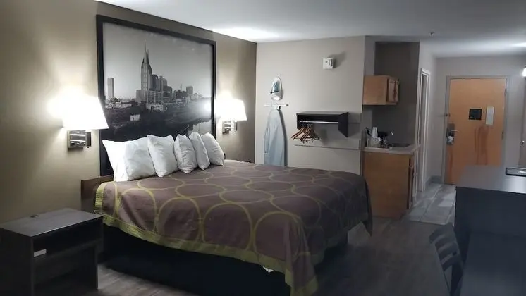 Standard Oda, 1 En Büyük (King) Boy Yatak, Engellilere Uygun, Sigara İçilmez (Mobility Accessible)