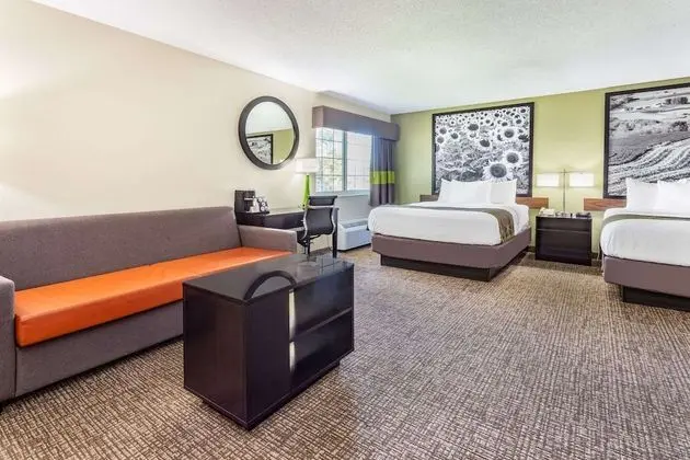 Süit, 2 Büyük (Queen) Boy Yatak, Sigara İçilmez