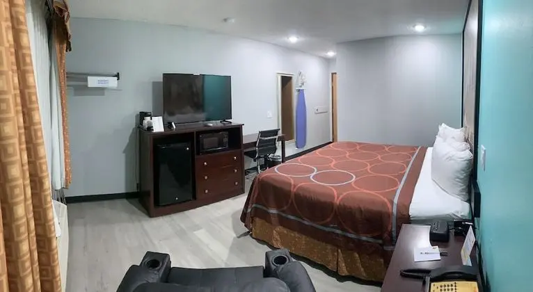 Oda, 1 En Büyük (King) Boy Yatak, Sigara İçilmez (Pet-Friendly)