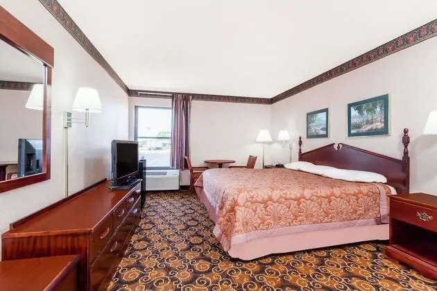 Süit, 1 En Büyük (King) Boy Yatak, Sıcak Su Küveti