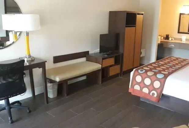 Oda, 1 En Büyük (King) Boy Yatak, Sigara İçilmez, Havuz Manzaralı
