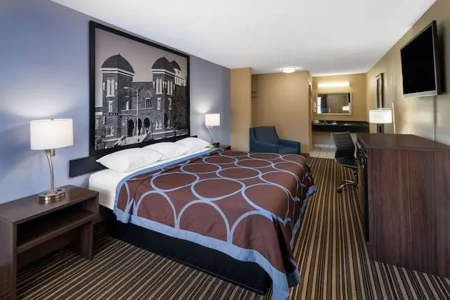 Oda, 1 En Büyük (King) Boy Yatak, Sigara İçilebilir (Pet-Friendly)