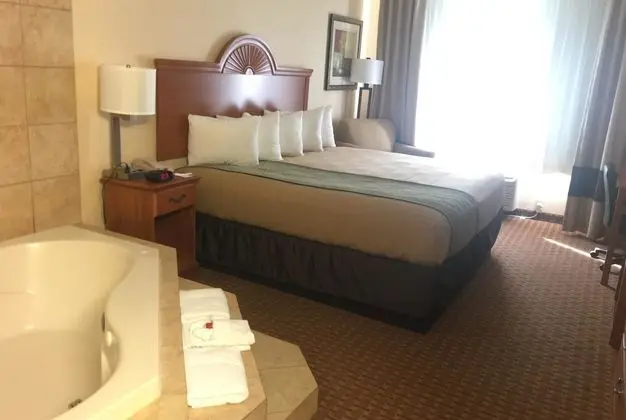 Oda, 1 En Büyük (King) Boy Yatak, Engellilere Uygun, Sigara İçilmez