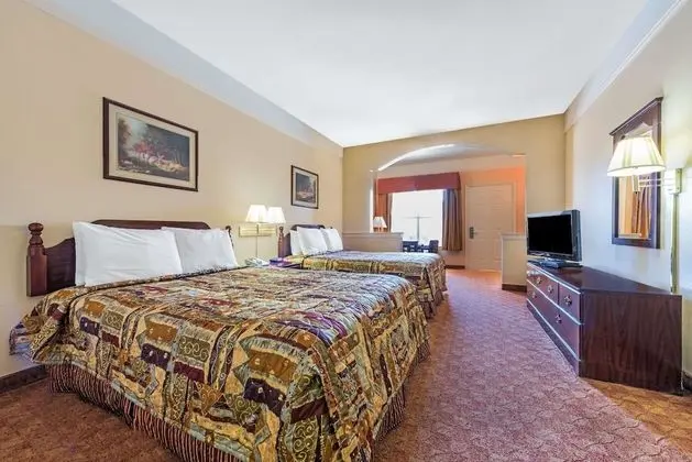 Oda, 2 Büyük (Queen) Boy Yatak, Engellilere Uygun, Sigara İçilmez (Mobility,Roll-In Shower)