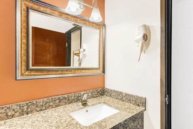 Tek Büyük Yataklı Oda, 2 Çift Kişilik Yatak, Sigara İçilebilir