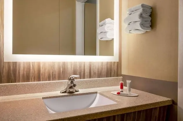 Oda, 2 Büyük (Queen) Boy Yatak, Sigara İçilmez (Pet Friendly/First Floor)