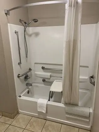 Standard Oda, 1 En Büyük (King) Boy Yatak, Engellilere Uygun, Sigara İçilmez (Mobility)