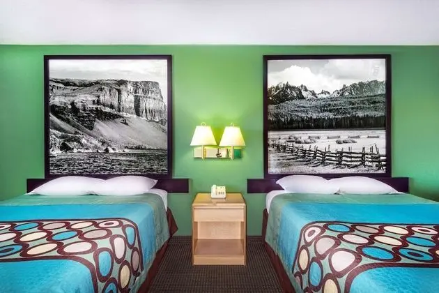 Oda, 2 Büyük (Queen) Boy Yatak, Sigara İçilmez