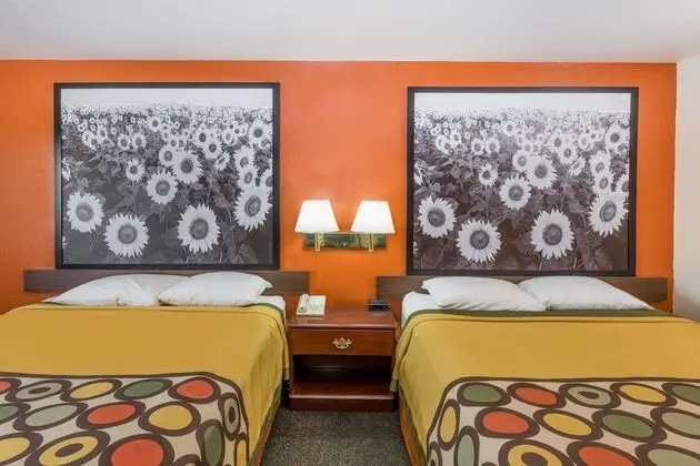 Oda, 2 Büyük (Queen) Boy Yatak, Sigara İçilebilir