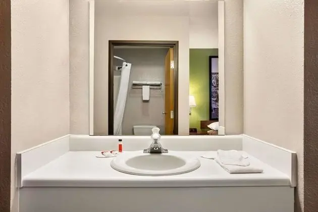 Oda, 2 Büyük (Queen) Boy Yatak, Sigara İçilmez