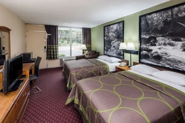 Tek Büyük Yataklı Oda, 2 Çift Kişilik Yatak