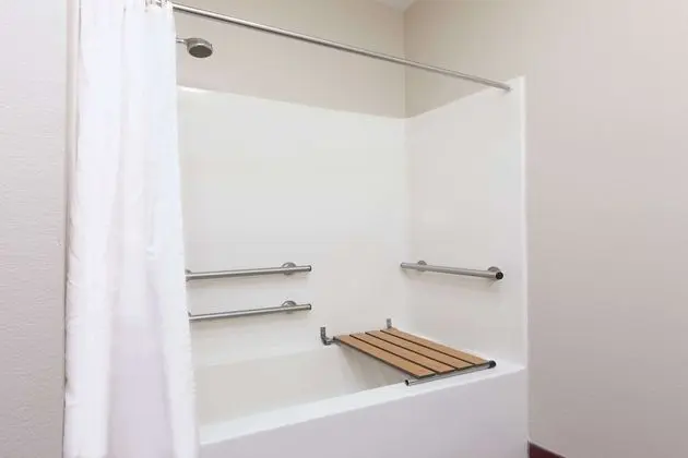 Standard Oda, 1 En Büyük (King) Boy Yatak, Engellilere Uygun, Sigara İçilmez (Mobility)