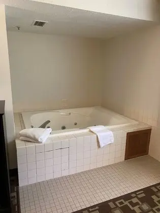 Süit, 1 En Büyük (King) Boy Yatak, Sigara İçilmez