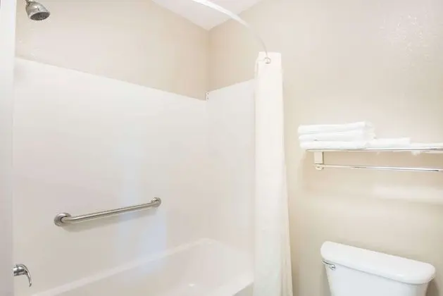 Süit, 1 En Büyük (King) Boy Yatak, Sıcak Su Küveti