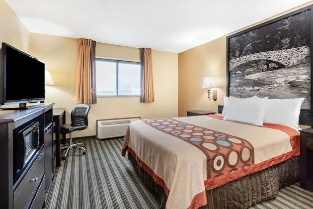 Standard Oda, 1 Büyük (Queen) Boy Yatak, Engellilere Uygun