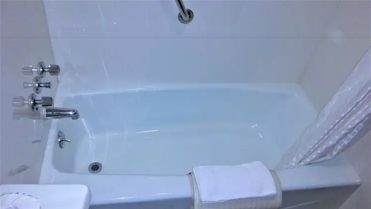 Tek Büyük Yataklı Oda, 2 Çift Kişilik Yatak