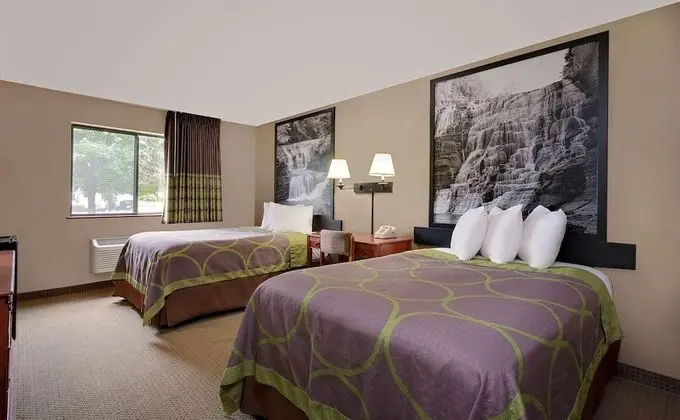 Tek Büyük Yataklı Oda, 2 Çift Kişilik Yatak