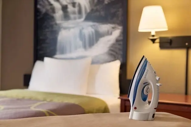 Tek Büyük Yataklı Oda, 2 Çift Kişilik Yatak