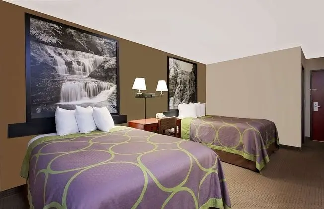 Tek Büyük Yataklı Oda, 2 Çift Kişilik Yatak