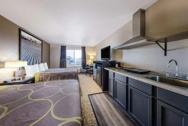 Oda, 2 Büyük (Queen) Boy Yatak, Sigara İçilmez, Küçük Mutfak