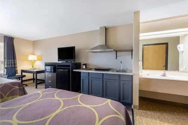 Oda, 2 Büyük (Queen) Boy Yatak, Sigara İçilmez, Küçük Mutfak