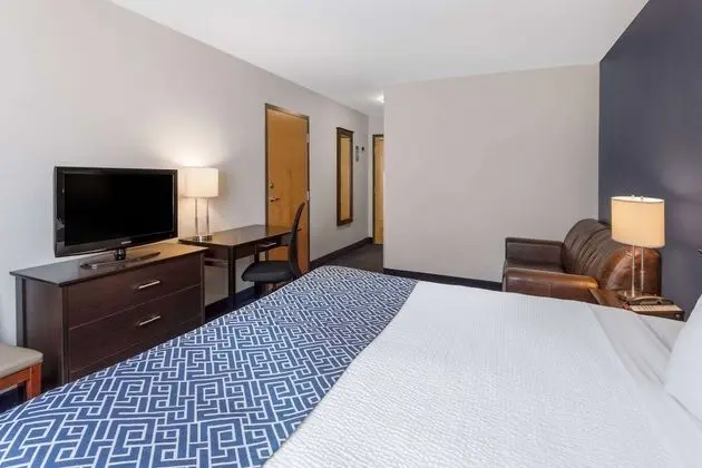 Oda, 1 Büyük (Queen) Boy Yatak ve Çekyat, Engellilere Uygun, Sigara İçilmez (Mobility)