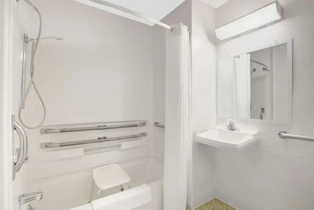 Oda, 1 Çift Kişilik Yatak, Engellilere Uygun, Sigara İçilmez (Bathtub)