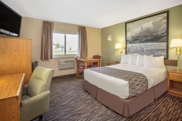 Oda, 1 Büyük (Queen) Boy Yatak, Engellilere Uygun, Sigara İçilmez (Mobility)