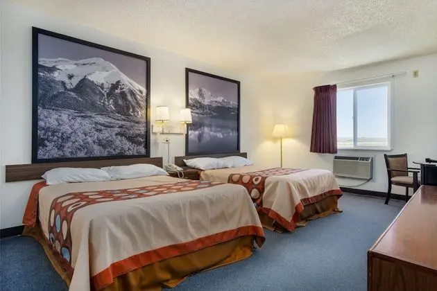 Tek Büyük Yataklı Oda, 2 Çift Kişilik Yatak