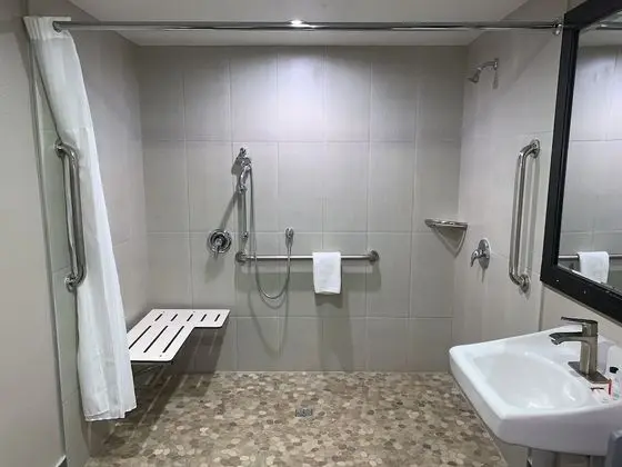 Standard Oda, 1 Büyük (Queen) Boy Yatak, Engellilere Uygun, Sigara İçilmez