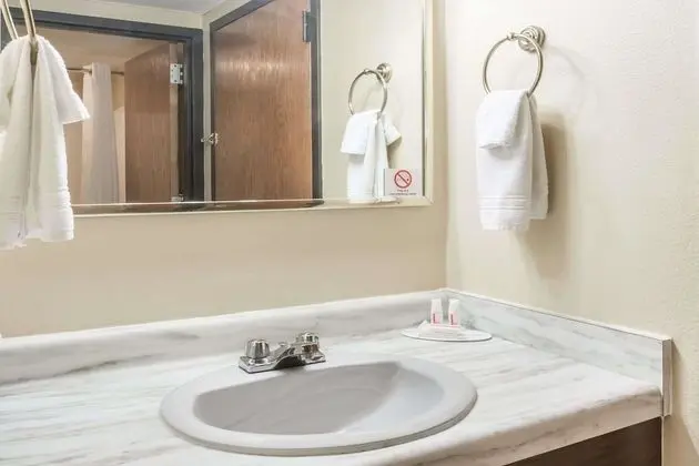 Oda, 2 Büyük (Queen) Boy Yatak, Sigara İçilmez (Pet Friendly)