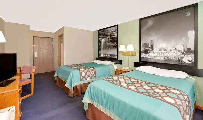 Tek Büyük Yataklı Oda, 2 Çift Kişilik Yatak