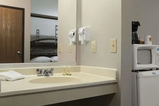 Oda, 2 Büyük (Queen) Boy Yatak, Sigara İçilmez