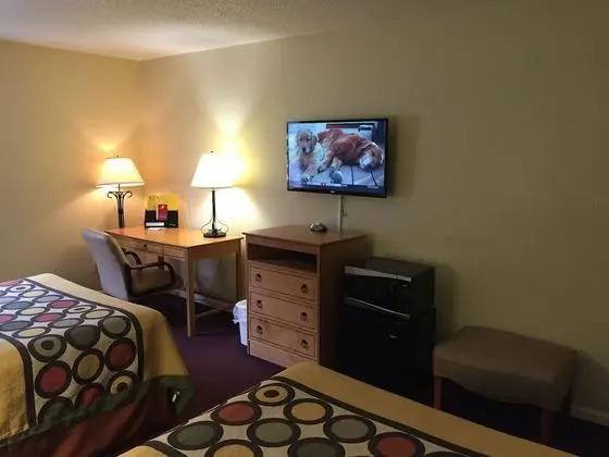 Tek Büyük Yataklı Oda, 2 Çift Kişilik Yatak