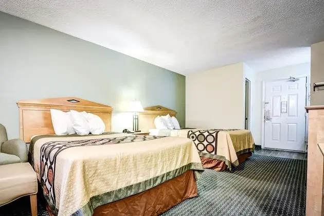 Tek Büyük Yataklı Oda, 2 Çift Kişilik Yatak